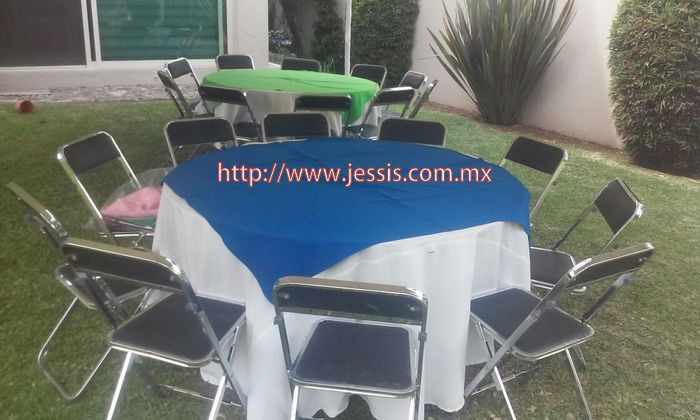 Sillas y mesas 